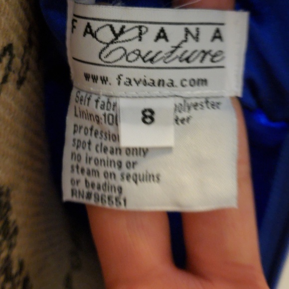 Formal gown - Picture 4 of 5